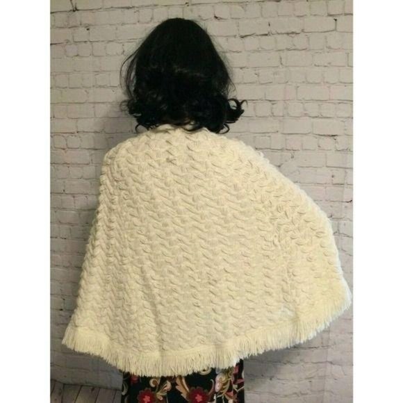 Vintage 1960s Aris Knitwear Ivory Crochet Shawl Fringe Boho Wrap - Picture 5 of 11
